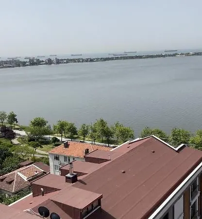 Apartamento Kuecuekcekmece And View Estambul